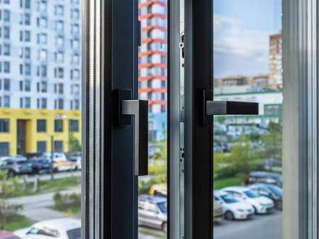 Ручка оконная Internika DUBLIN 35 мм, алюминиевая, 2 винта, черный матовый RAL9005M (45°)