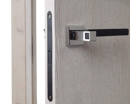 Замок магнитный WC 50x8x96x6 штульп овал 18 мм, черный крашенный с ответной планкой W7 и винтами