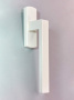Ручка KORA 175 с четырёхгранным штифтом 7 мм, 90 градусов, белая RAL9010, 02466410